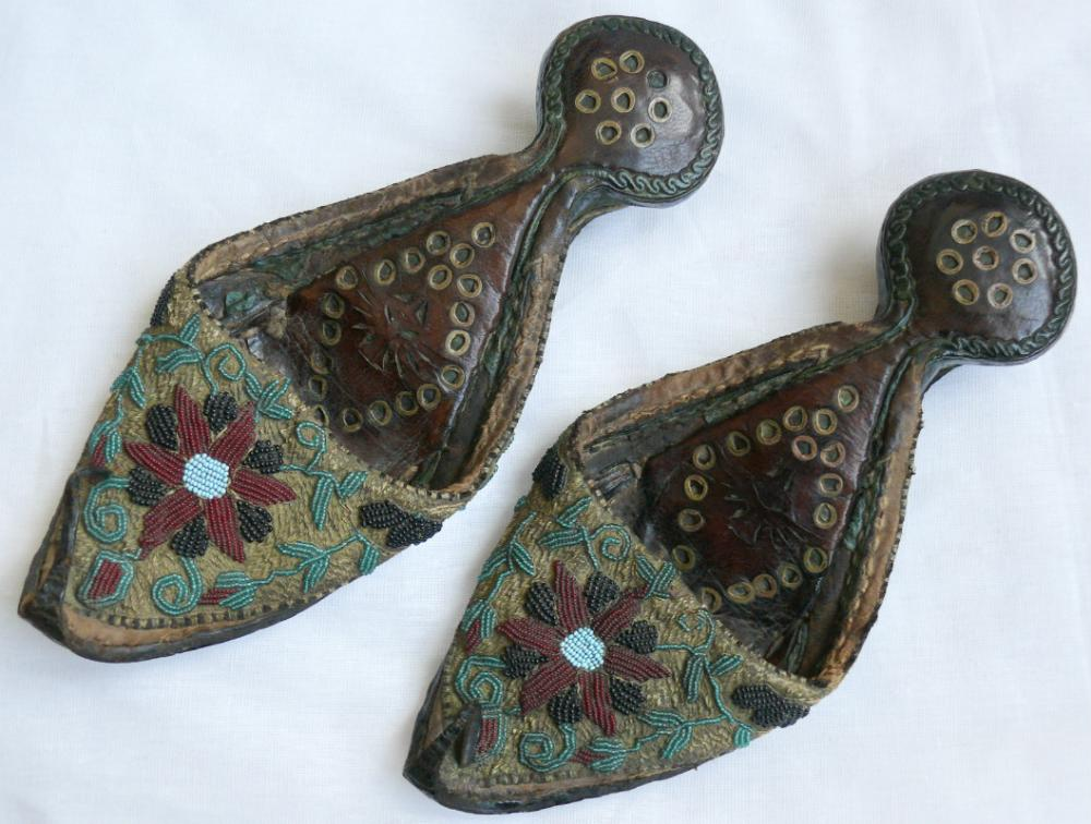 Xurşudbanu Natəvana məxsus başmaq<br> © Milli Azərbaycan Tarixi Muzeyi, EF 4382